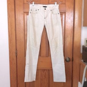 White Levi’s Jeans 4/$15 💕